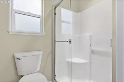 811 Virgil Ave, Eugene, OR 97404 - Photo 19