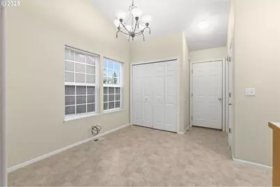 811 Virgil Ave, Eugene, OR 97404 - Photo 9