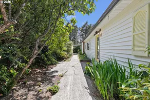 1600 Rhododendron Dr, Florence, OR 97439 - Photo 41