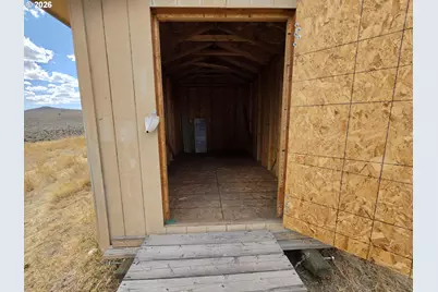 68883 Loop Dr, Hines, OR 97738 - Photo 45