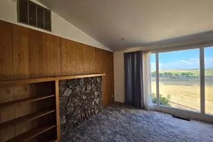 68883 Loop Dr, Hines, OR 97738 - Photo 13