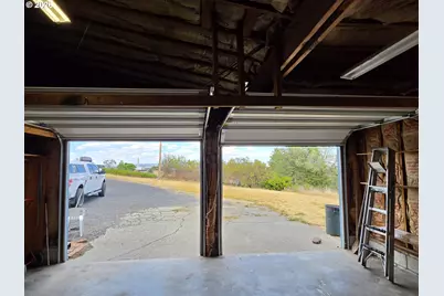 68883 Loop Dr, Hines, OR 97738 - Photo 39