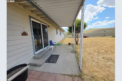 68883 Loop Dr, Hines, OR 97738 - Photo 33
