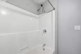 6023 N Amherst St, Portland, OR 97203 - Photo 25