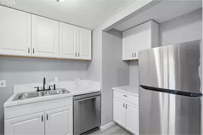 6023 N Amherst St, Portland, OR 97203 - Photo 13