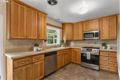 4255 Calaroga Cir, West Linn, OR 97068 - Photo 7