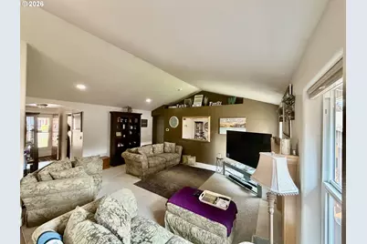 5976 Firestone Dr, Eugene, OR 97402 - Photo 7