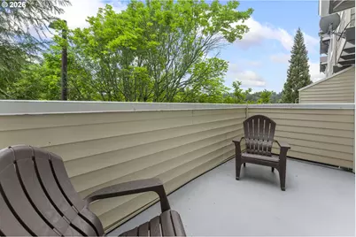 12100 SW Swift Ave #101, Beaverton, OR 97007 - Photo 17