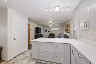 430 S 37th Pl, Springfield, OR 97478 - Photo 15
