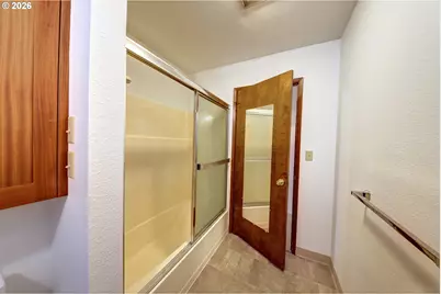 395 Cumberland St, Astoria, OR 97103 - Photo 25