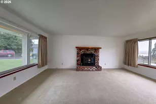 395 Cumberland St, Astoria, OR 97103 - Photo 13