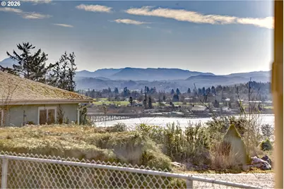 395 Cumberland St, Astoria, OR 97103 - Photo 15