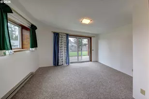 395 Cumberland St, Astoria, OR 97103 - Photo 37