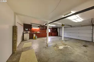 395 Cumberland St, Astoria, OR 97103 - Photo 39