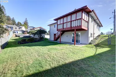 395 Cumberland St, Astoria, OR 97103 - Photo 9