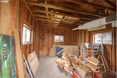 395 Cumberland St, Astoria, OR 97103 - Photo 43