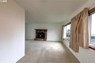 395 Cumberland St, Astoria, OR 97103 - Photo 17