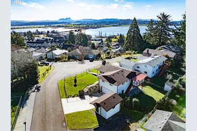 395 Cumberland St, Astoria, OR 97103 - Photo 3