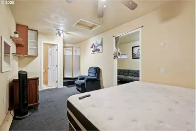 3680 Blossom Dr, Salem, OR 97305 - Photo 29