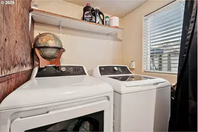 3680 Blossom Dr, Salem, OR 97305 - Photo 21