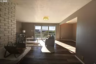 265 Auburn Ave, Astoria, OR 97103 - Photo 7