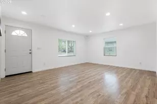 2824 SE 115th Ave, Portland, OR 97266 - Photo 9
