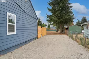 2824 SE 115th Ave, Portland, OR 97266 - Photo 3