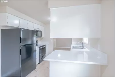 562 SE Connecticut Ave, Salem, OR 97317 - Photo 13