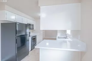 562 SE Connecticut Ave, Salem, OR 97317 - Photo 13