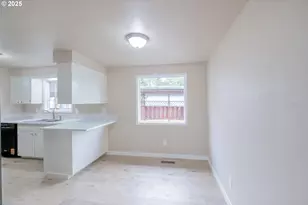 562 SE Connecticut Ave, Salem, OR 97317 - Photo 9