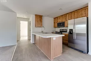 401 S 52nd St, Springfield, OR 97478 - Photo 3