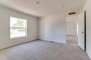 401 S 52nd St, Springfield, OR 97478 - Photo 17