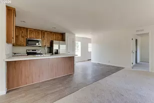 401 S 52nd St, Springfield, OR 97478 - Photo 7