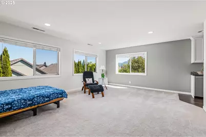 2053 Lakeview Dr, Eugene, OR 97408 - Photo 19