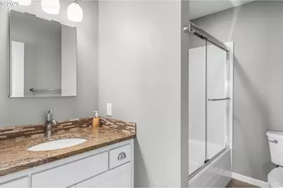 2053 Lakeview Dr, Eugene, OR 97408 - Photo 21