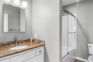 2053 Lakeview Dr, Eugene, OR 97408 - Photo 21