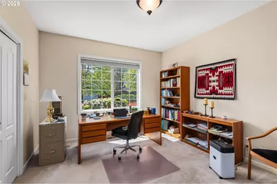 2053 Lakeview Dr, Eugene, OR 97408 - Photo 17