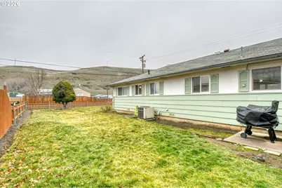 321 NE 42nd St, Pendleton, OR 97801 - Photo 29