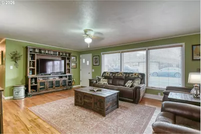 321 NE 42nd St, Pendleton, OR 97801 - Photo 5