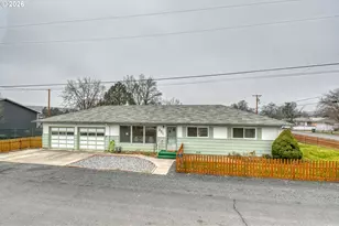 321 NE 42nd St, Pendleton, OR 97801 - Photo 1