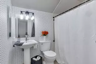 15550 NW Oak Hills Dr, Beaverton, OR 97006 - Photo 29