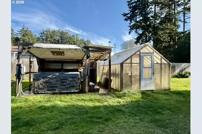 91566 Dolezal Ln, Coos Bay, OR 97420 - Photo 19