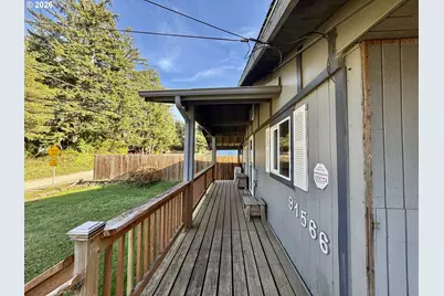 91566 Dolezal Ln, Coos Bay, OR 97420 - Photo 35