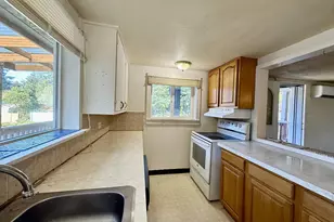 91566 Dolezal Ln, Coos Bay, OR 97420 - Photo 5