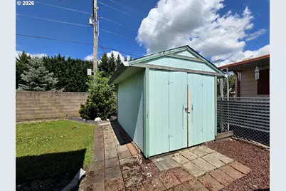 1200 E Central Ave #5, Sutherlin, OR 97479 - Photo 7