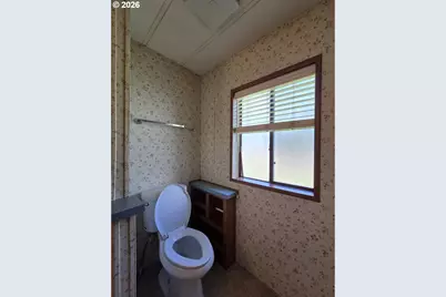 1200 E Central Ave #5, Sutherlin, OR 97479 - Photo 31