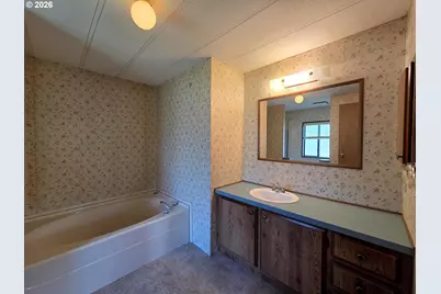1200 E Central Ave #5, Sutherlin, OR 97479 - Photo 29