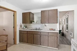 1230 Waite St, Eugene, OR 97402 - Photo 17