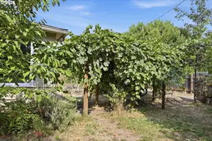 1230 Waite St, Eugene, OR 97402 - Photo 37