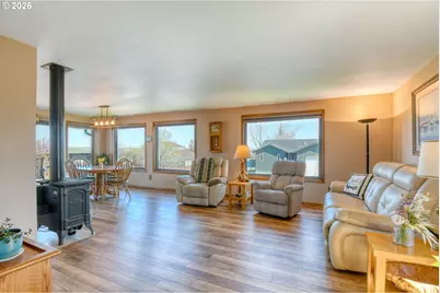 17 SE Kirk Ave, Pendleton, OR 97801 - Photo 5